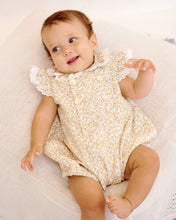 Load image into Gallery viewer, Sarah Louise Bubble White Lemon